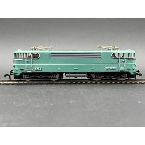 26 - HOrnby-acHO 638 Bo-Bo 16.000 SNCF locomotive, Tested Runner w/Light
(500g)
Meccano HOrnby AcHO
Runni... 