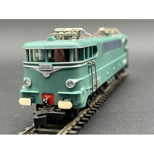 26 - HOrnby-acHO 638 Bo-Bo 16.000 SNCF locomotive, Tested Runner w/Light
(500g)
Meccano HOrnby AcHO
Runni... 