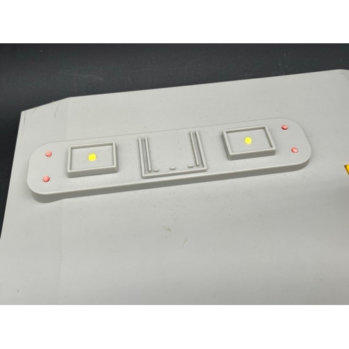 261 - Corgi Juniors 3002 Garage Centre in box 'Corgi Sky Park'
(1300g)
Appears to be missing two petrol pu... 