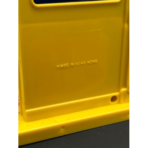 261 - Corgi Juniors 3002 Garage Centre in box 'Corgi Sky Park'
(1300g)
Appears to be missing two petrol pu... 