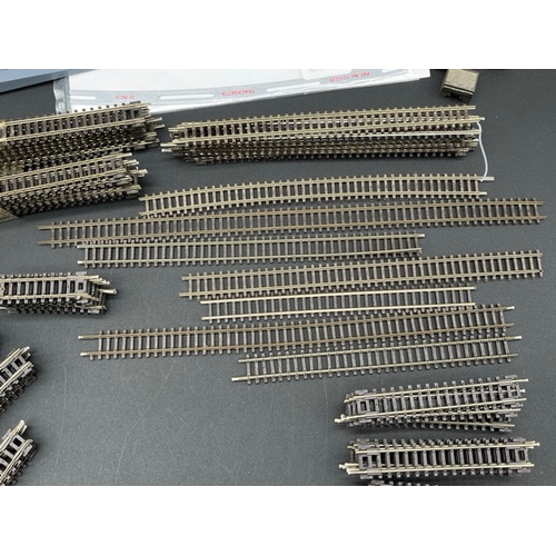 237 - A quantity of N gauge Peco/Bachmann previously used track
(700g)
Over 90 pieces, including five poin... 