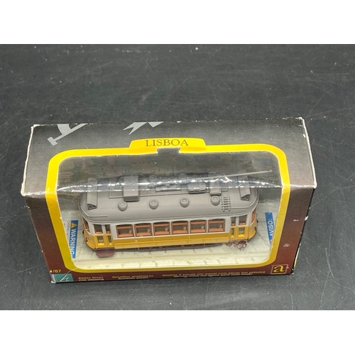 279 - 6 Boxed Die-cast vehicles
(2000g)
EFE Beaties Ltd Edn Gift Set No.1 London Transport Bus Set 1:76 (E... 