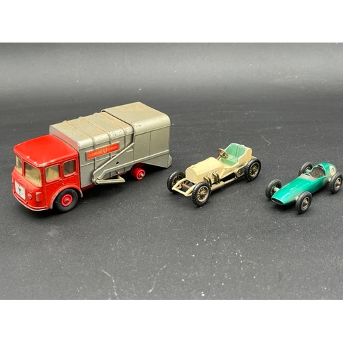 264 - Corgi Hillman Hunter and Aston Martin DB4 with Six Dinky and Three Lesney die-cast vehicles
(1000g)
... 