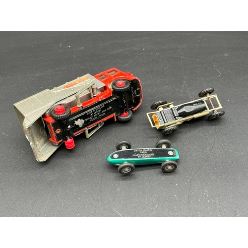 264 - Corgi Hillman Hunter and Aston Martin DB4 with Six Dinky and Three Lesney die-cast vehicles
(1000g)
... 