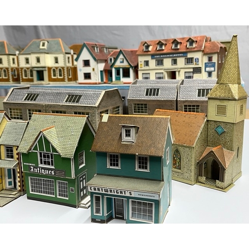 239 - 50+ Card built 'OO' gauge trackside scenic buildings
(4700g)
Built to a good standard
Little dust
Fe... 