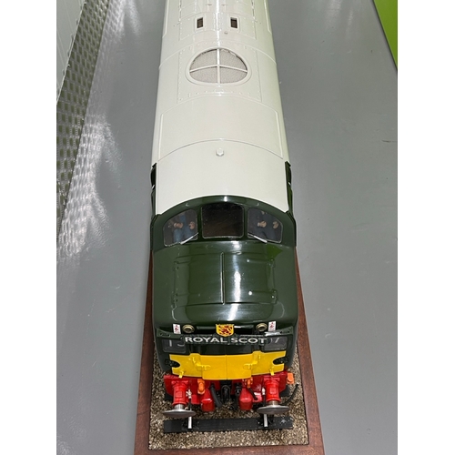 2 - 5 inch gauge Class 40 D326 in pristine condition, 