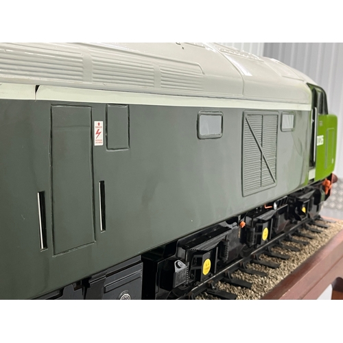 2 - 5 inch gauge Class 40 D326 in pristine condition, 