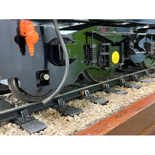 2 - 5 inch gauge Class 40 D326 in pristine condition, 