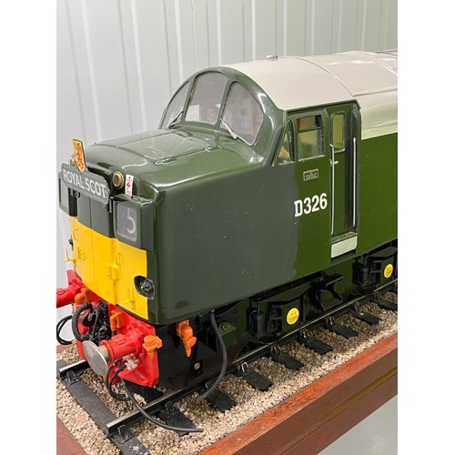 2 - 5 inch gauge Class 40 D326 in pristine condition, 