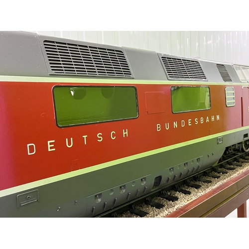 5 - 5 inch gauge Deutsch Bundesbahn V200 002 Hydraulic Diesel in Good condition
From the Rob Denton coll... 