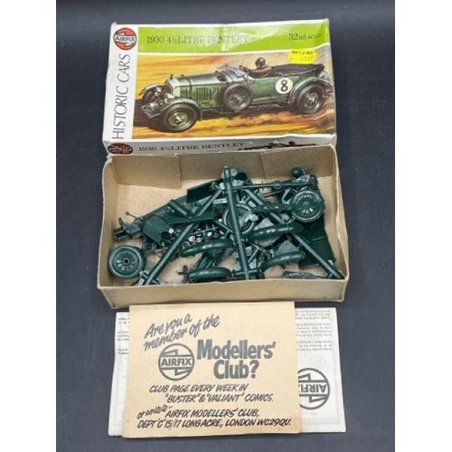 282 - A mixed Motoring Lot
(1600g)
Jaguar chrome car bonnet emblem 125mm length
AA membership car badge
Co... 