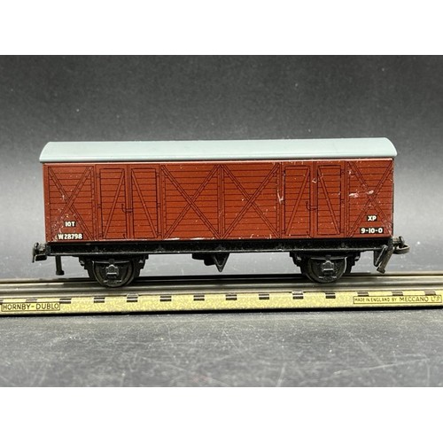 24 - A rake of 16 3-Rail Hornby Dublo Rolling stock 'Ready to Roll' 
(1250g)
Made in England by Meccano
I... 