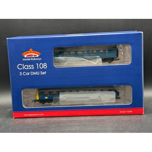 30 - Bachmann Branchline 32-912 Class 108 Three Car DMU BR Blue. Tested Runner. (1750g)