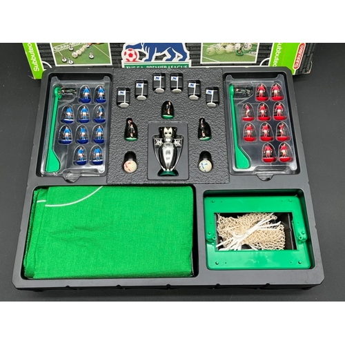 355 - Three complete sets of Subbuteo (Lightweight era), with three boxed complete teams, plus additional ... 