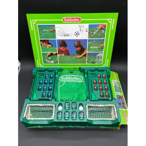 355 - Three complete sets of Subbuteo (Lightweight era), with three boxed complete teams, plus additional ... 