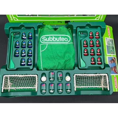 355 - Three complete sets of Subbuteo (Lightweight era), with three boxed complete teams, plus additional ... 