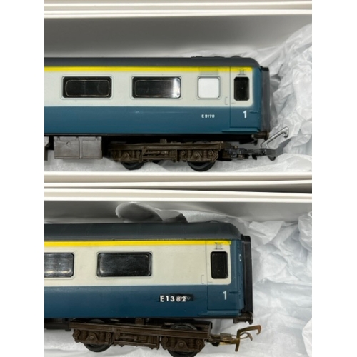 388 - A rake of six Airfix(GMR) Inter City 125 coaches, no duplicate running numbers
(1400g)
InterCity 125... 