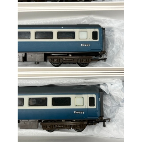 388 - A rake of six Airfix(GMR) Inter City 125 coaches, no duplicate running numbers
(1400g)
InterCity 125... 