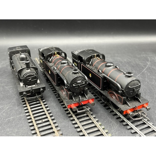 212 - Three OO gauge Steam Locomotives, each Tested as Runners
(1000g)
Hornby R1029 Class N2 0-6-2T 69522 ... 