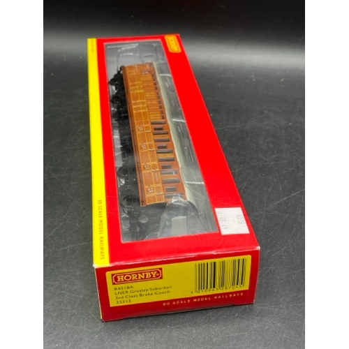 393 - Three OO gauge Hornby LNER Gresley Suburban Teak boxed coaches 'Ready-to-Roll' 
(700g)
Appearing 'As... 