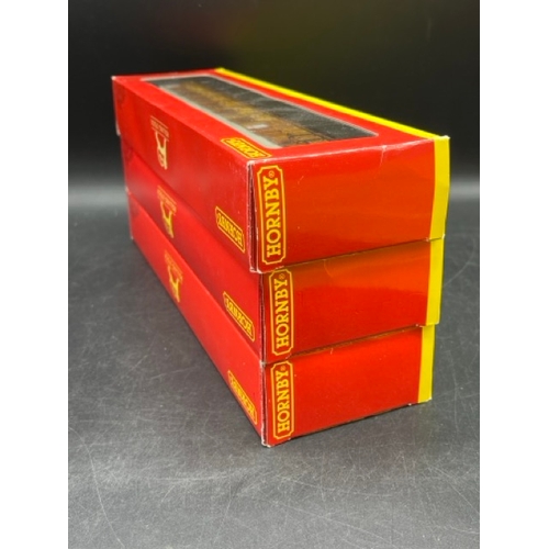 395 - Six OO gauge Hornby LNER Teak boxed coaches 'Ready-to-Roll'
(1200g)
Hornby R4170 Gresley 61ft corrid... 