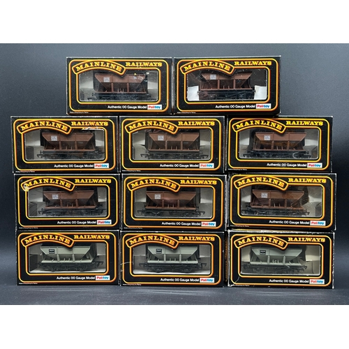 396 - 77 OO gauge Mainline Rolling stock wagons and vans each boxed
(5400g)
includes:- 
Cattle wagons (11)... 