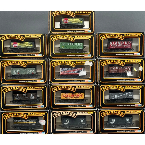 397 - 77 OO gauge Mainline Rolling stock Tank wagons, plank wagons and others each boxed
(5300g)
includes:... 