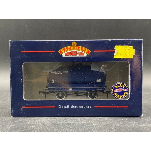 405 - 13 Bachmann boxed OO gauge Rolling stock
(1100g)
Bachmann Branchline 37-652 14 Ton Tank Wagon with S... 