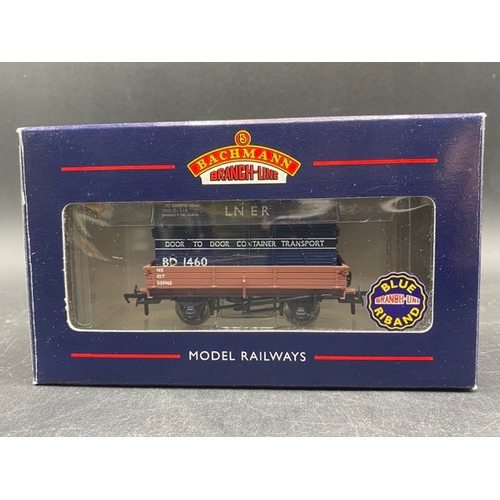 406 - 14 Bachmann and Hornby boxed OO gauge Rolling stock
(1200g)
Hornby R6814 Six plank open wagon 