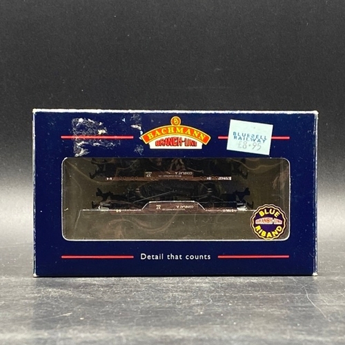 406 - 14 Bachmann and Hornby boxed OO gauge Rolling stock
(1200g)
Hornby R6814 Six plank open wagon 