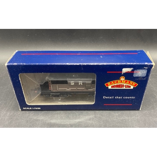 406 - 14 Bachmann and Hornby boxed OO gauge Rolling stock
(1200g)
Hornby R6814 Six plank open wagon 