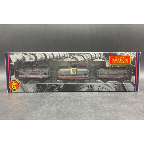 407 - 14 Bachmann OO gauge Rolling stock in 9 boxes
(1100g)
Bachmann Branchline 37-669 14 Ton tank wagons ... 