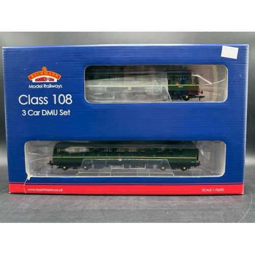 170 - Bachmann Branchline 32-913 Class 108 Three Car DMU. BR Green Speed Whiskers. Tested Runner.(1450g)
L... 