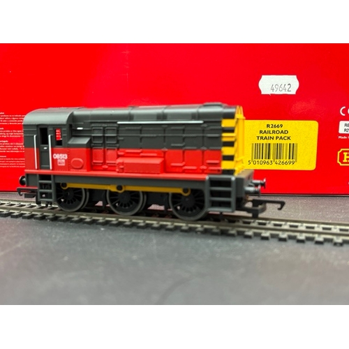 174 - Hornby R2669 Train Pack with Class 08 diesel shunter and 3 wagons (Railroad Range) - Tested Runner
(... 