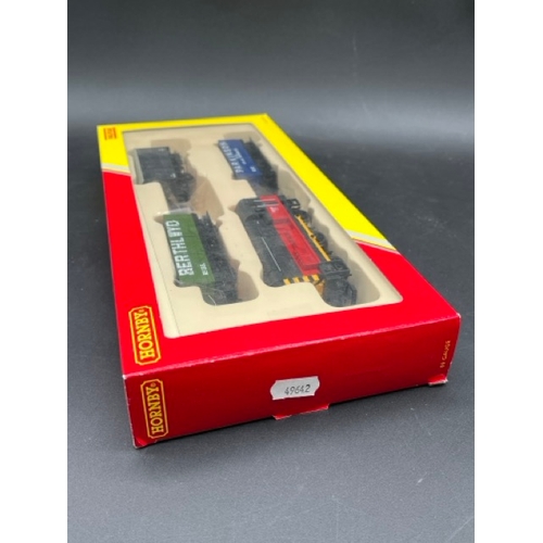 174 - Hornby R2669 Train Pack with Class 08 diesel shunter and 3 wagons (Railroad Range) - Tested Runner
(... 