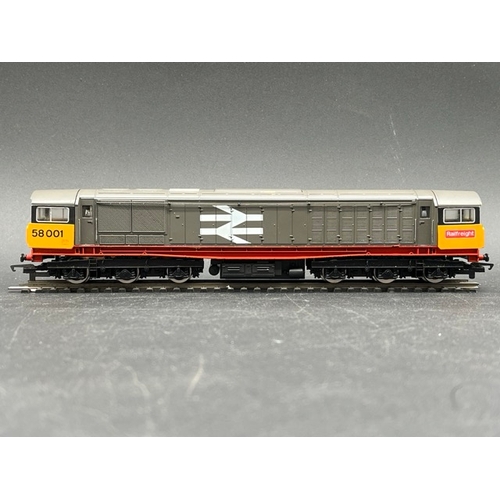 220 - Hornby R250 Class 58 58001 in Railfreight Red Stripe Livery - Tested Runner
(350g)
Generic box