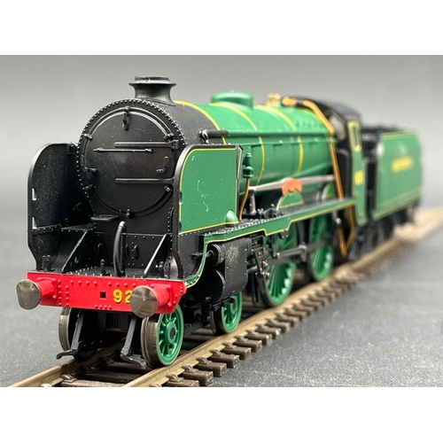 229 - Hornby R2827 Class V Schools 4-4-0 925 