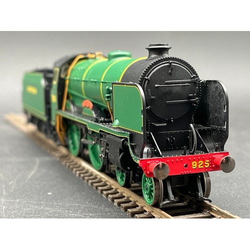 229 - Hornby R2827 Class V Schools 4-4-0 925 