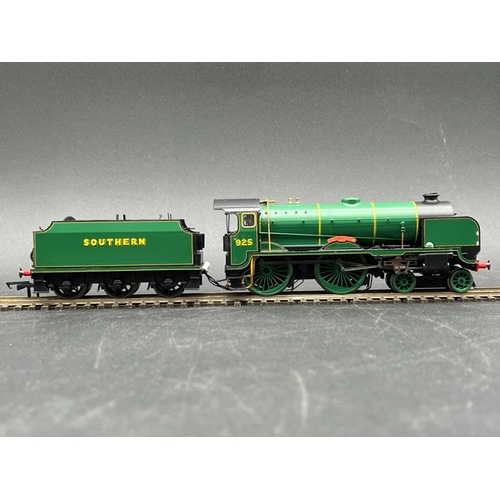 229 - Hornby R2827 Class V Schools 4-4-0 925 