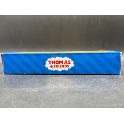 175 - Hornby Thomas & Friends R9087 - Thomas, Annie & Clarabel Train Set. Tested Runner. 
(350g)