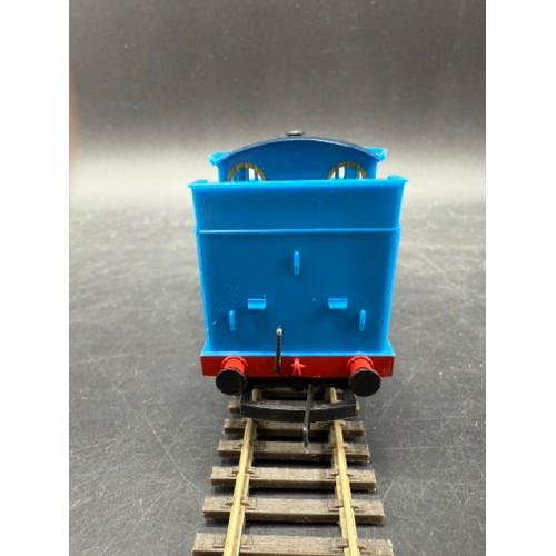 175 - Hornby Thomas & Friends R9087 - Thomas, Annie & Clarabel Train Set. Tested Runner. 
(350g)