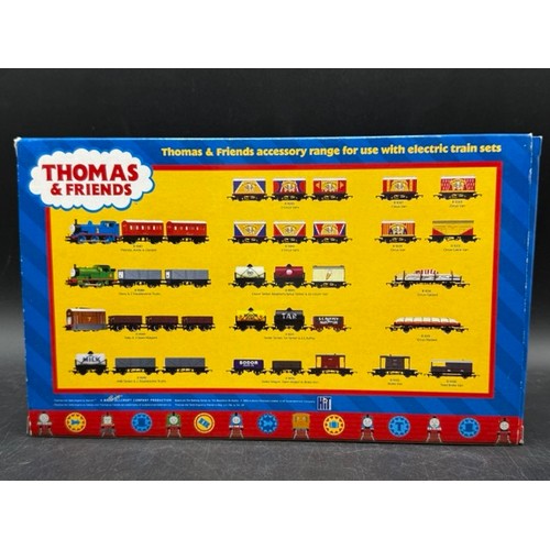 175 - Hornby Thomas & Friends R9087 - Thomas, Annie & Clarabel Train Set. Tested Runner. 
(350g)