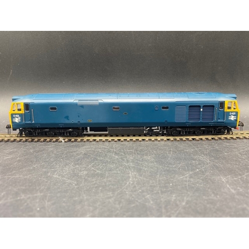 234 - Hornby R2474 Class 50 D421 in BR blue livery - Tested Runner with lights
(800g)
Loose detail