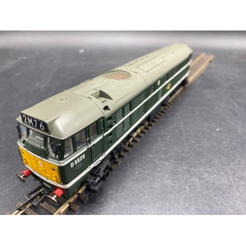 242 - Hornby R3144A Class 31 D5829 in BR green with small yellow panel - Tested Runner
(600g)