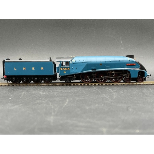 247 - Hornby R3771 Class A4 4-6-2 4464 