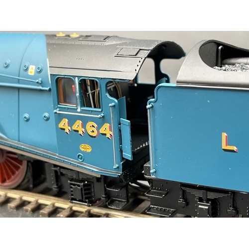 247 - Hornby R3771 Class A4 4-6-2 4464 