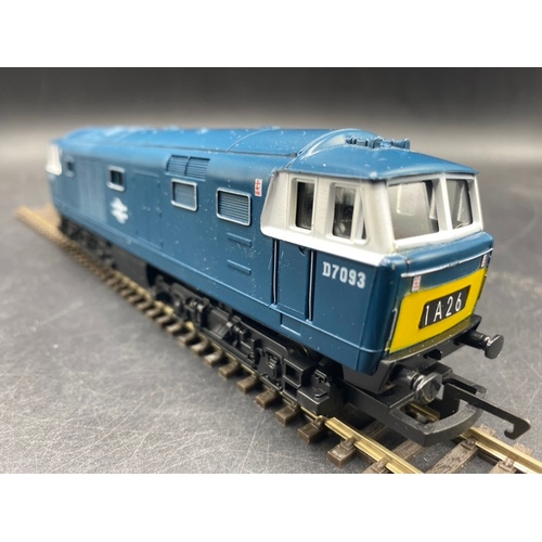 253 - Hornby R122 Hymek Class 35 Hymek D7093 in BR Blue - Tested Runner
(400g)