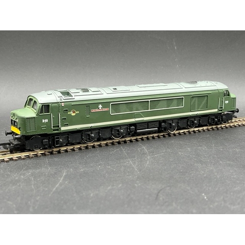 258 - Mainline 37050 Class 45 D49 'The Manchester Regiment' in BR green - Tested Runner
(450g)
Box missing... 