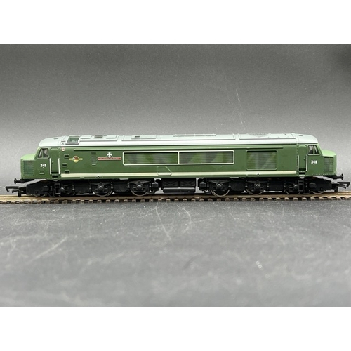 258 - Mainline 37050 Class 45 D49 'The Manchester Regiment' in BR green - Tested Runner
(450g)
Box missing... 