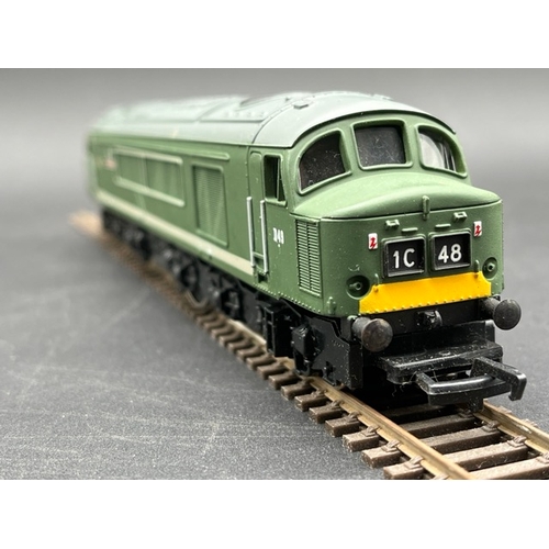 258 - Mainline 37050 Class 45 D49 'The Manchester Regiment' in BR green - Tested Runner
(450g)
Box missing... 